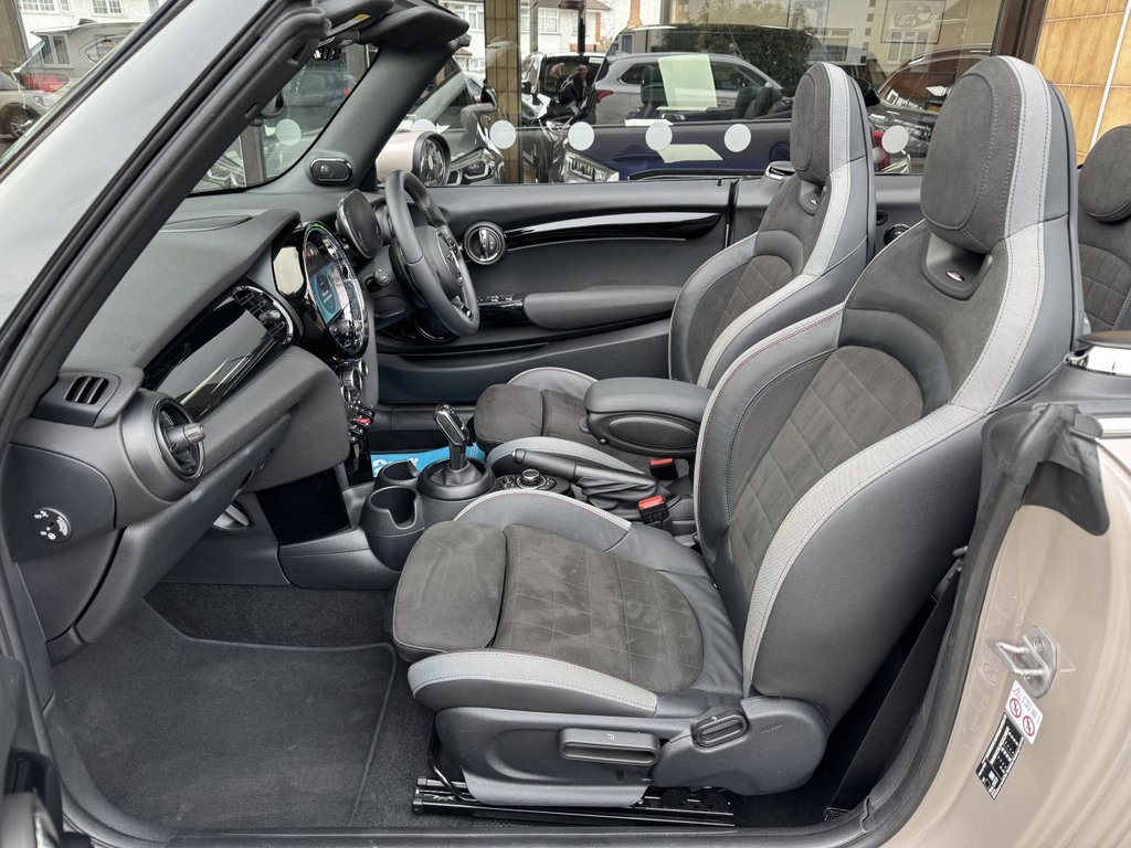 Used MINI Convertible 2023 for sale - 77583539: Photo 24