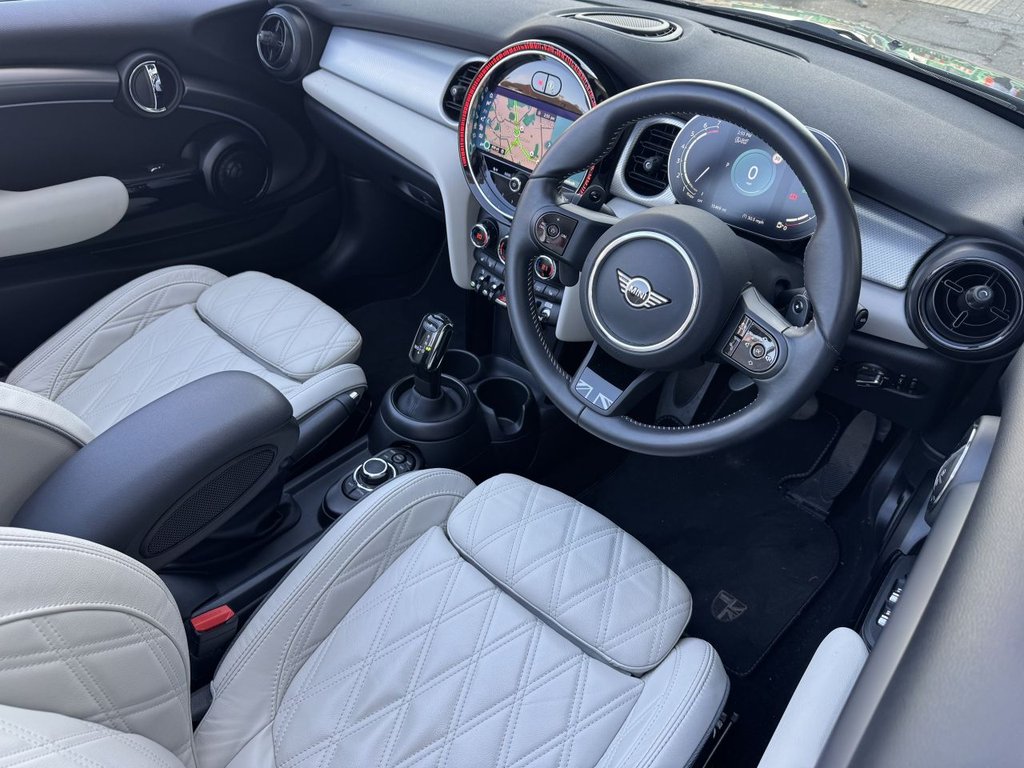 Used MINI Convertible 2023 for sale - 78069145: Photo 2