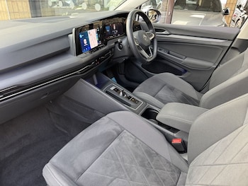 Used Volkswagen Golf 2020 for sale - 76670555: Photo