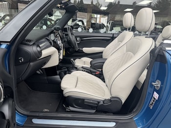 Used MINI Convertible 2023 for sale - 78544142: Photo