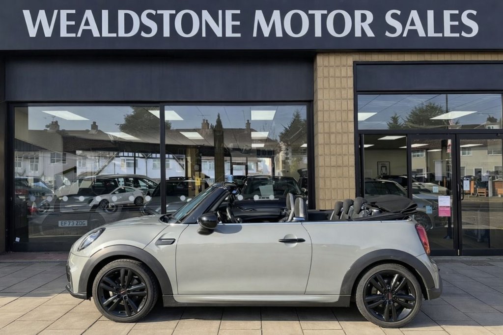 Used MINI Convertible 2022 for sale - 77765048: Photo 2