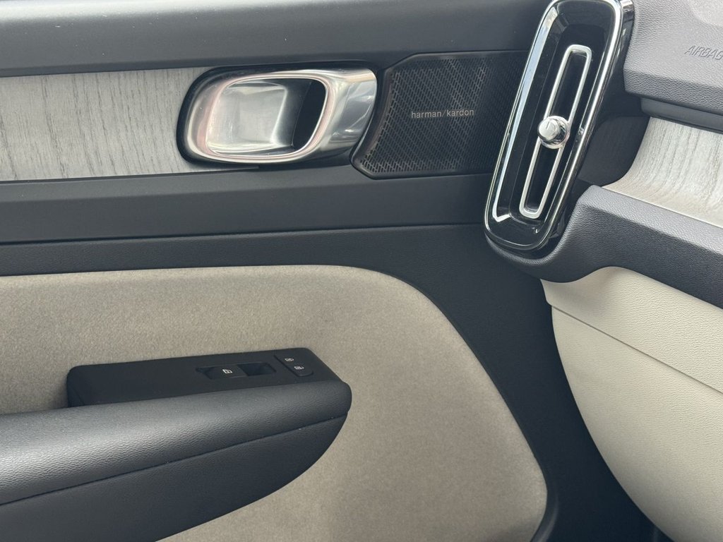Used Volvo XC40 2021 for sale - 77263904: Photo 12