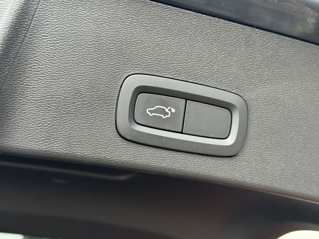 Used Volvo XC40 2021 for sale - 77263904: Photo 9