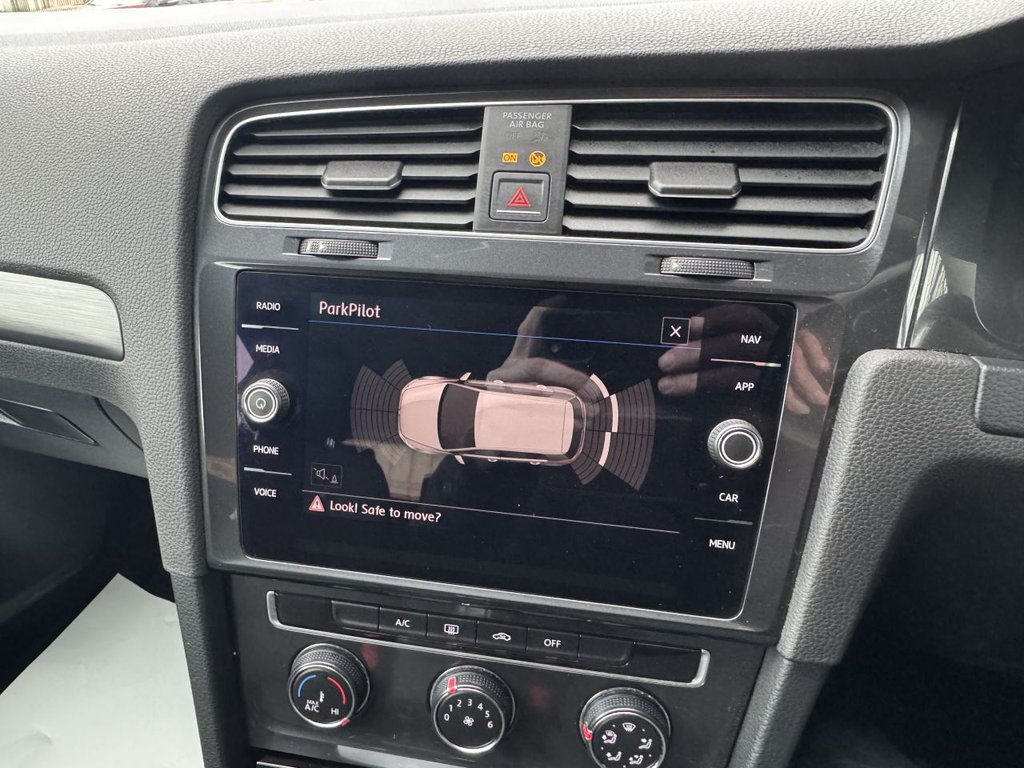 Used Volkswagen Golf 2017 for sale - 76973658: Photo 5