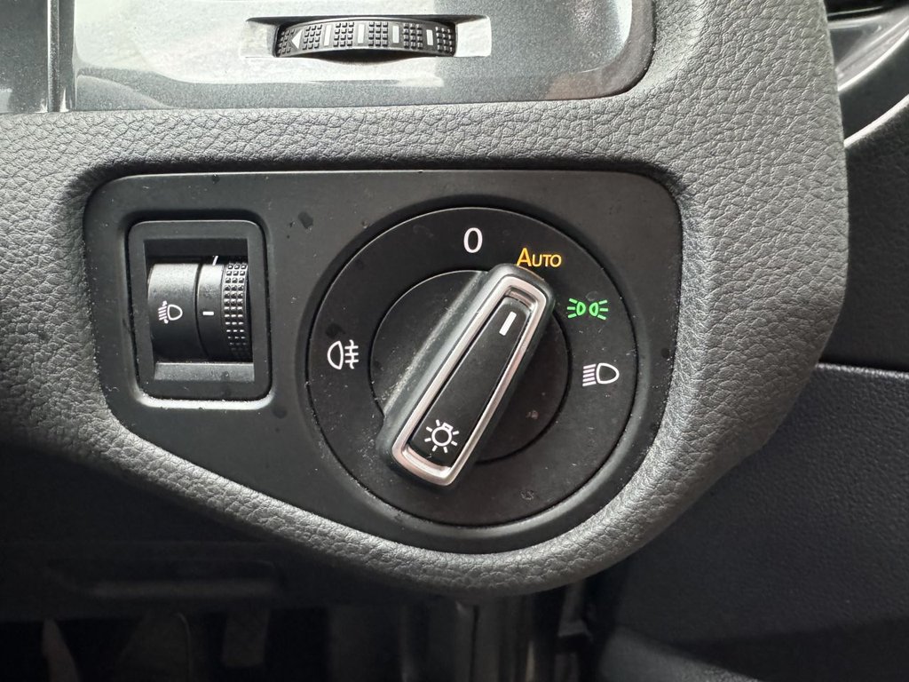 Used Volkswagen Golf 2017 for sale - 76973658: Photo 9