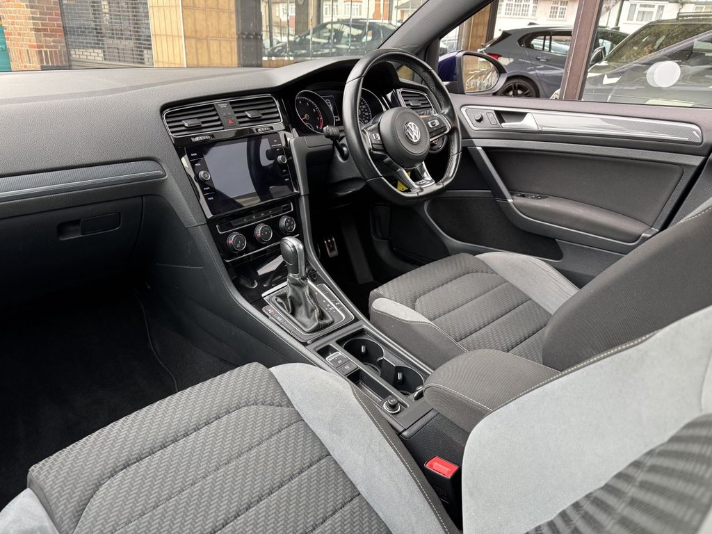 Used Volkswagen Golf 2018 for sale - 77692677: Photo 16