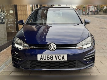 Used Volkswagen Golf 2018 for sale - 77692677: Photo