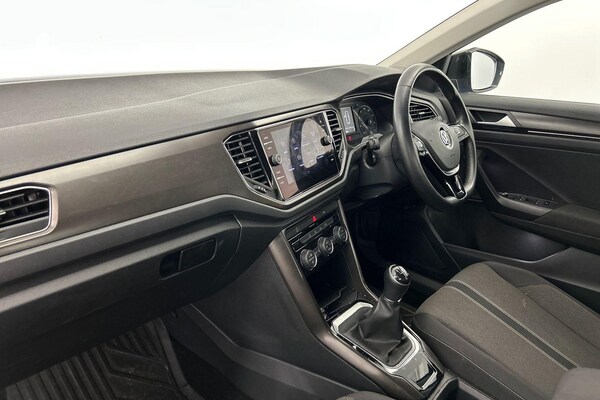 Used Volkswagen T-Roc 2019 for sale - 76239240: Photo 2