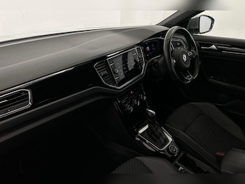 Used Volkswagen T-Roc 2021 for sale - 75339950: Photo