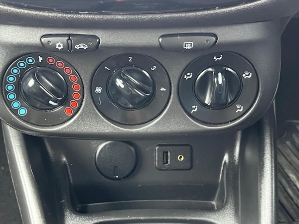 Used Vauxhall Corsa 2015 for sale - 76309382: Photo 14