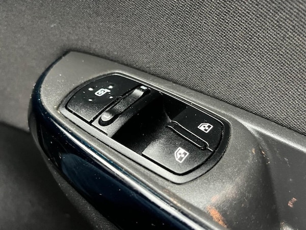 Used Vauxhall Corsa 2015 for sale - 76309382: Photo 16