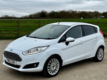 2015 (15) - 1.0 EcoBoost Titanium 5dr