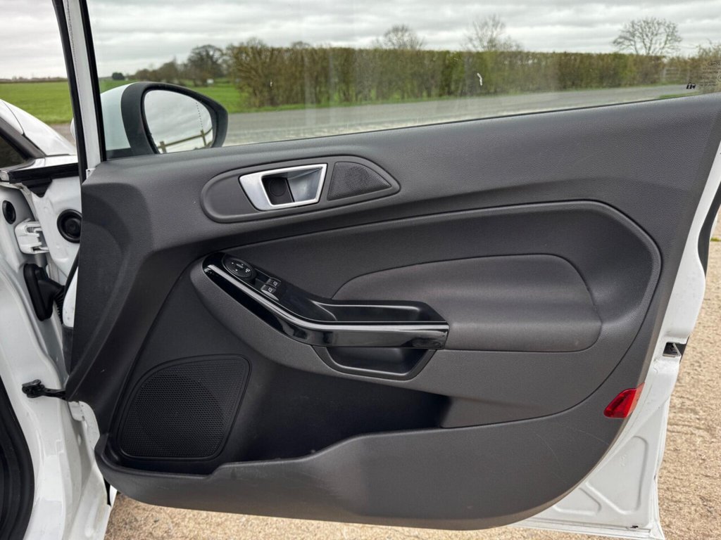 Used Ford Fiesta 2015 for sale - 77885029: Photo 40