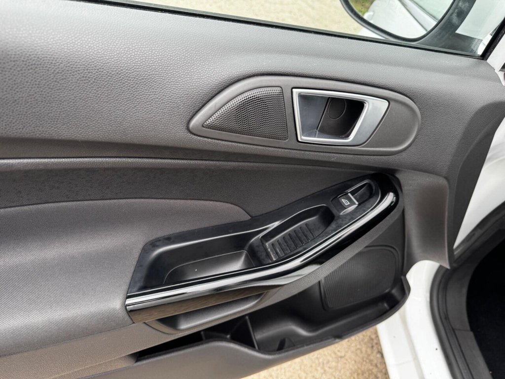 Used Ford Fiesta 2015 for sale - 77885029: Photo 41
