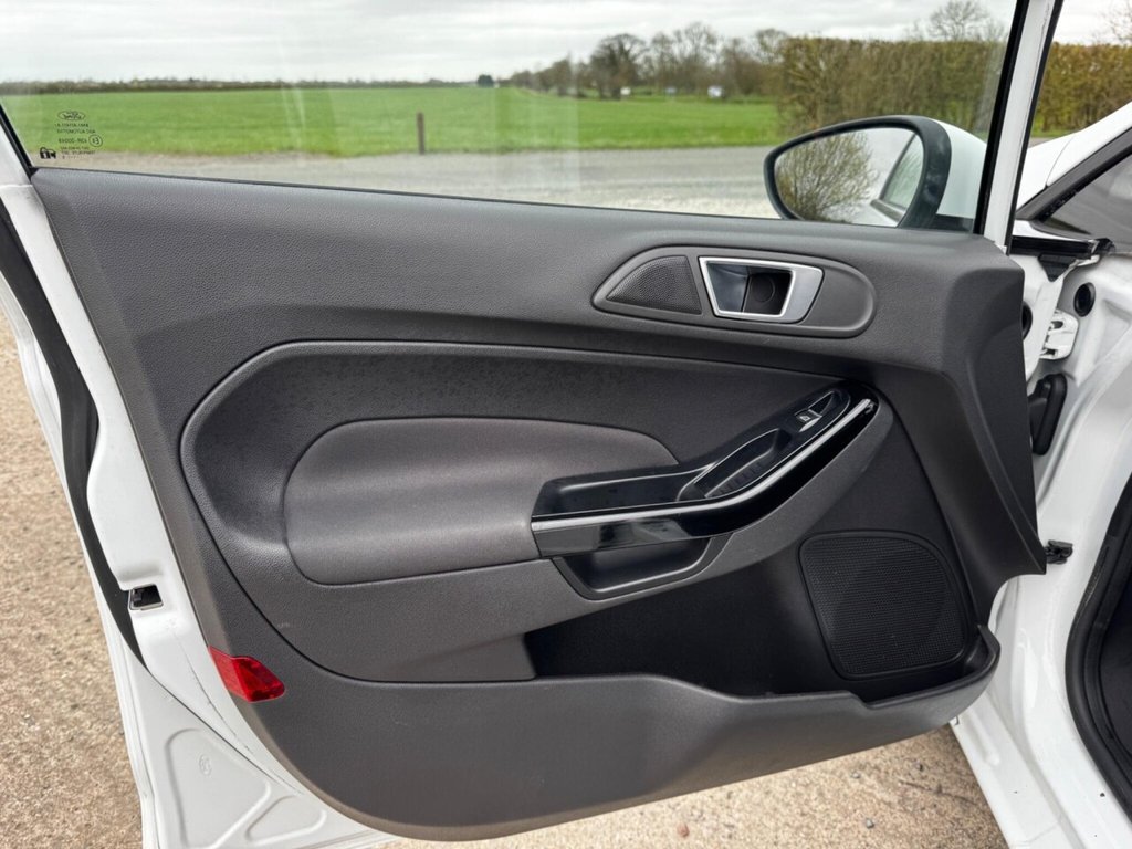 Used Ford Fiesta 2015 for sale - 77885029: Photo 42
