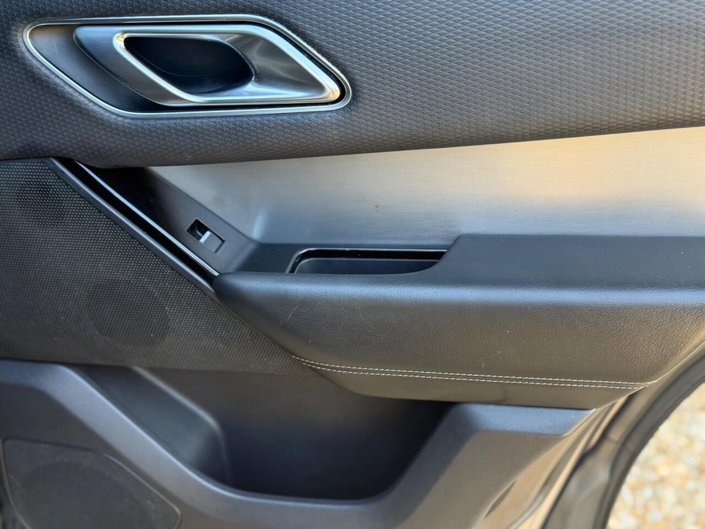 Used Land Rover Range Rover Velar 2018 for sale - 78136970: Photo 34