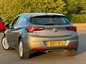Used Vauxhall Astra 2017 for sale - 79338945: Photo