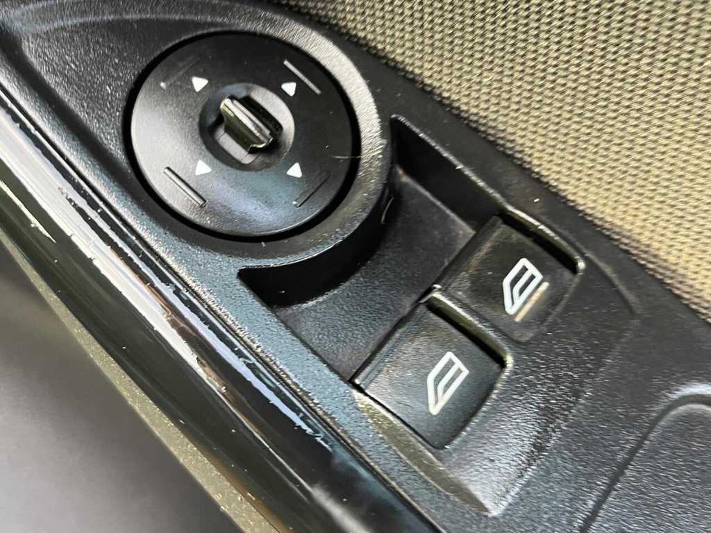 Used Ford Focus 2012 for sale - 76868125: Photo 26