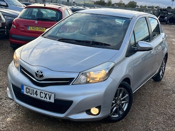 Used Toyota Yaris 2014 for sale - 76327914: Photo