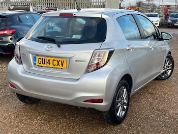 Used Toyota Yaris 2014 for sale - 76327914: Photo