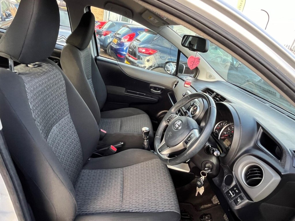 Used Toyota Yaris 2014 for sale - 76327914: Photo 6