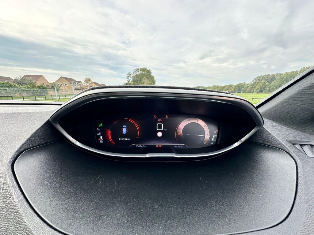 Used Peugeot 3008 2017 for sale - 76154543: Photo 31