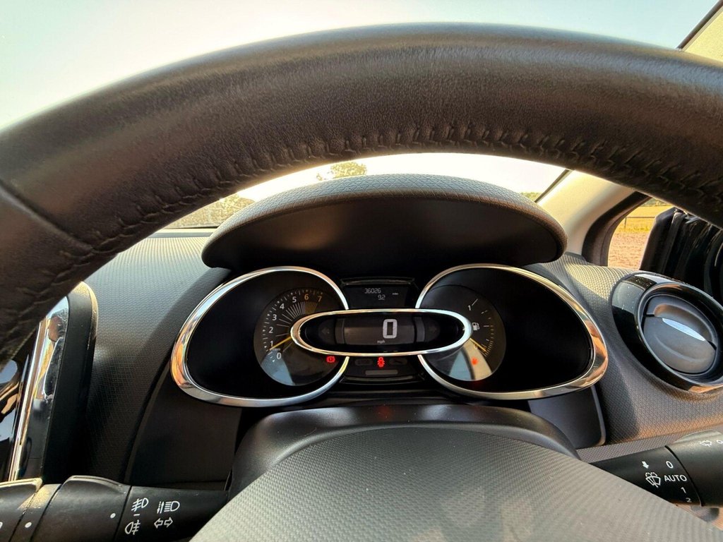 Used Renault Clio 2014 for sale - 77708941: Photo 25