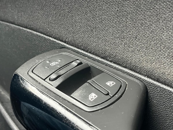 Used Vauxhall Corsa 2012 for sale - 76309380: Photo 12
