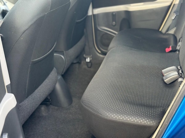 Used Toyota Yaris 2010 for sale - 76147655: Photo 15
