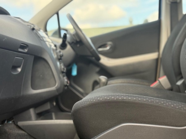 Used Toyota Yaris 2010 for sale - 76147655: Photo 36
