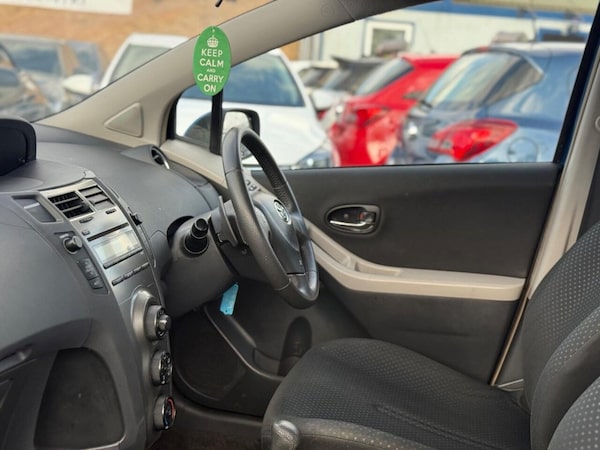 Used Toyota Yaris 2010 for sale - 76147655: Photo 48