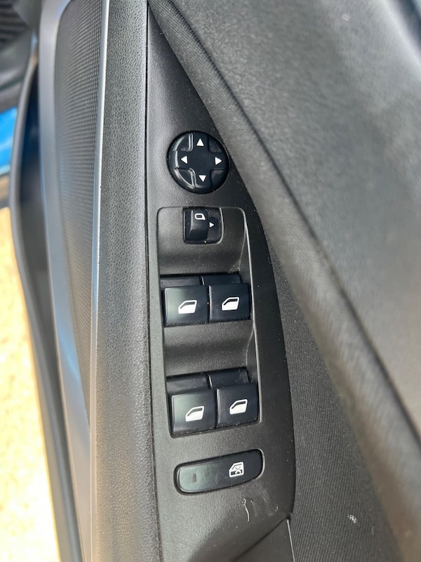 Used Vauxhall Crossland X 2018 for sale - 75136065: Photo 31