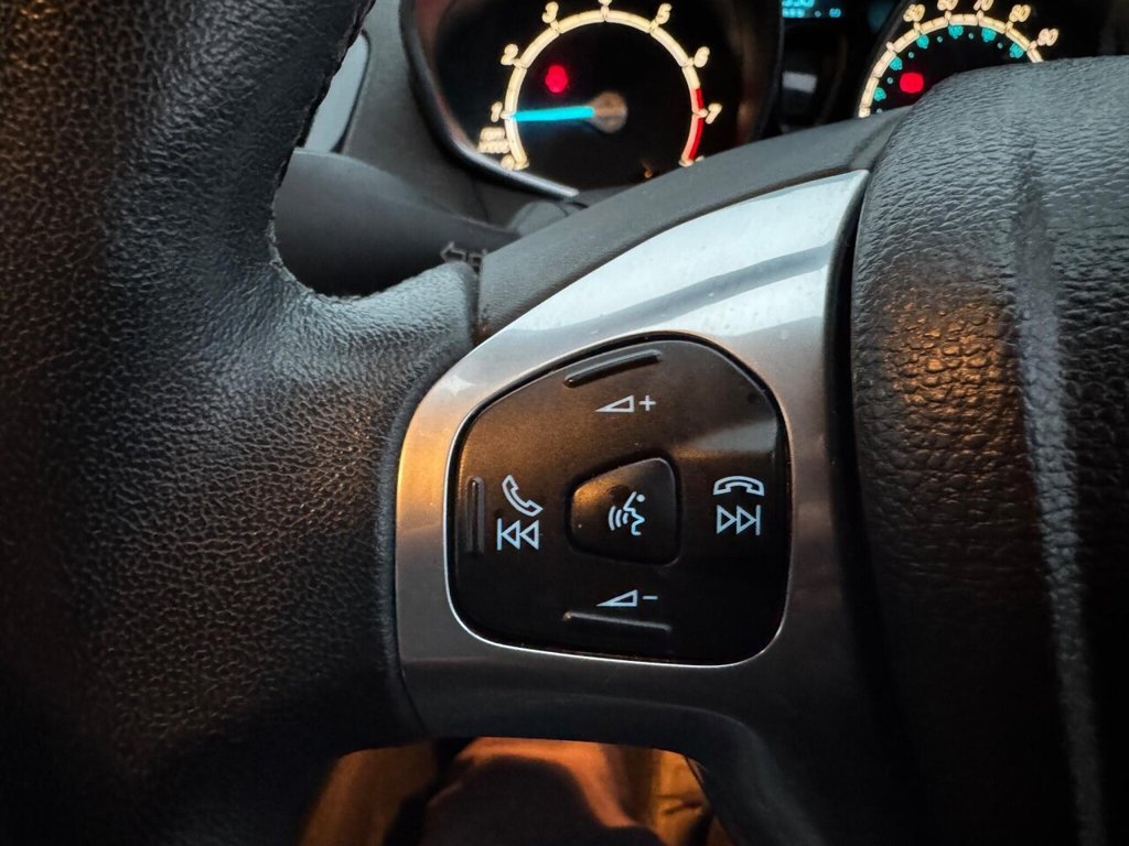 Used Ford Fiesta 2013 for sale - 76604859: Photo 38