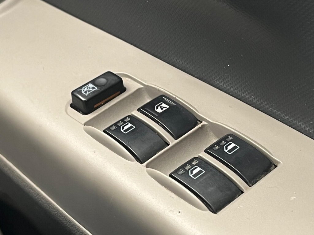 Used Daihatsu Sirion 2006 for sale - 77302352: Photo 9