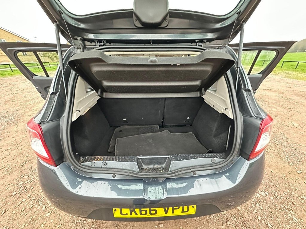 Used Dacia Sandero 2016 for sale - 77067552: Photo 28