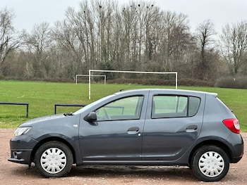 Used Dacia Sandero 2016 for sale - 77067552: Photo