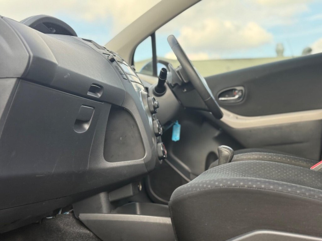 Used Toyota Yaris 2010 for sale - 77507067: Photo 11