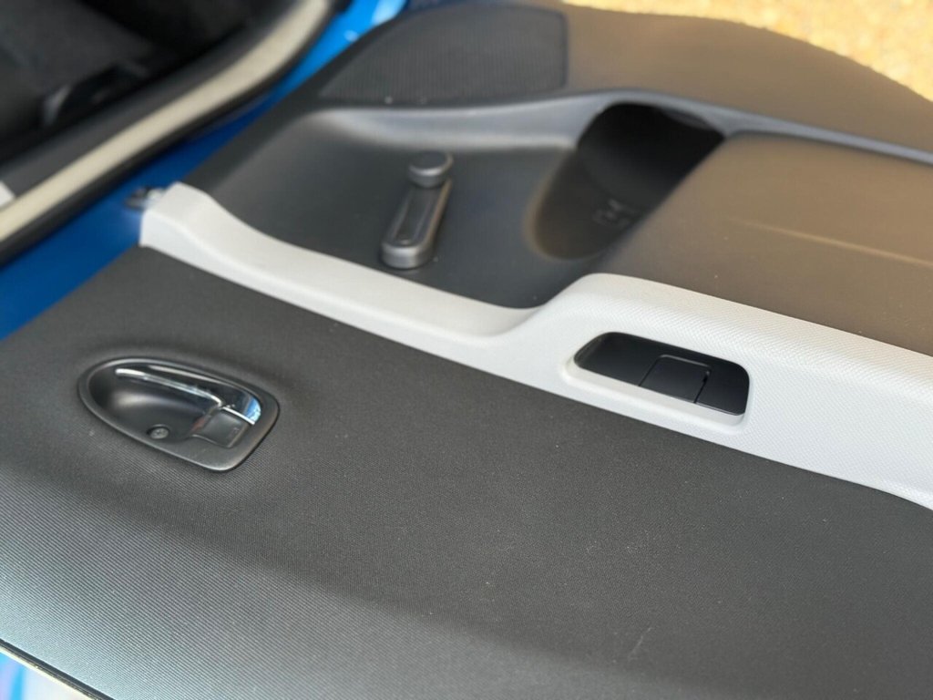 Used Toyota Yaris 2010 for sale - 77507067: Photo 26