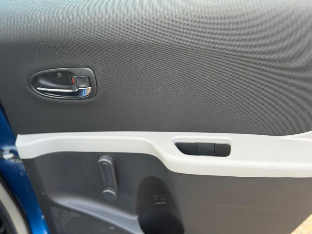 Used Toyota Yaris 2010 for sale - 77507067: Photo 27