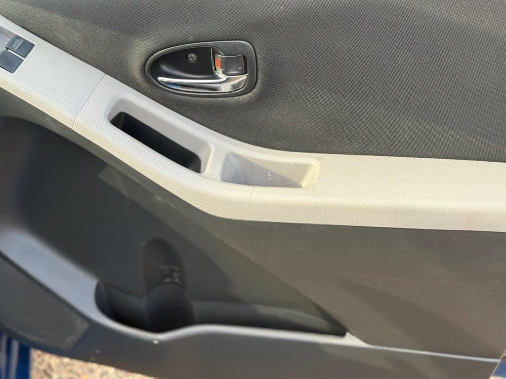 Used Toyota Yaris 2010 for sale - 77507067: Photo 28