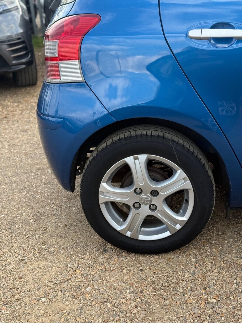 Used Toyota Yaris 2010 for sale - 77507067: Photo 30