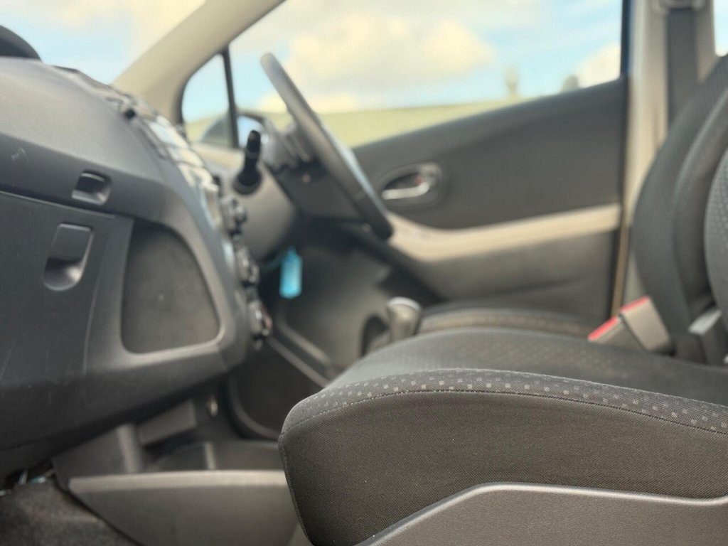 Used Toyota Yaris 2010 for sale - 77507067: Photo 36