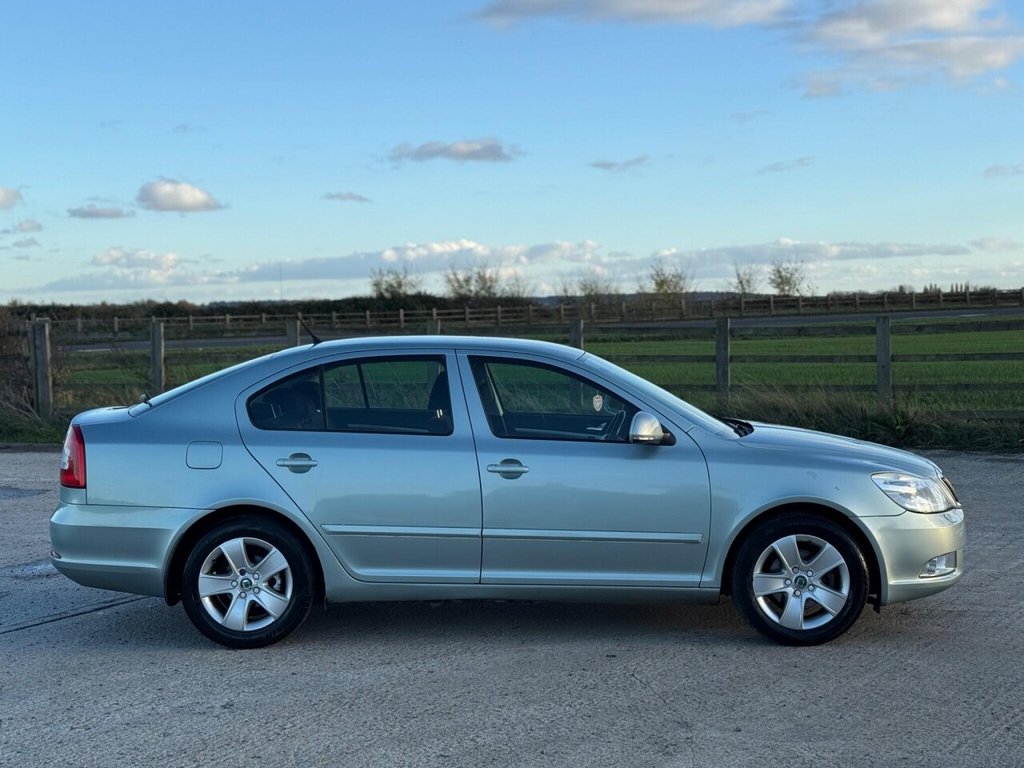 Used Skoda Octavia 2011 for sale - 76459324: Photo 3