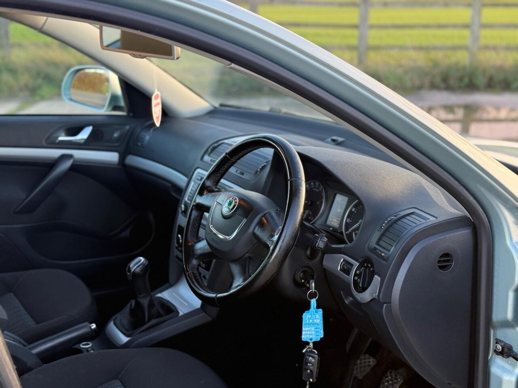 Used Skoda Octavia 2011 for sale - 76459324: Photo 35