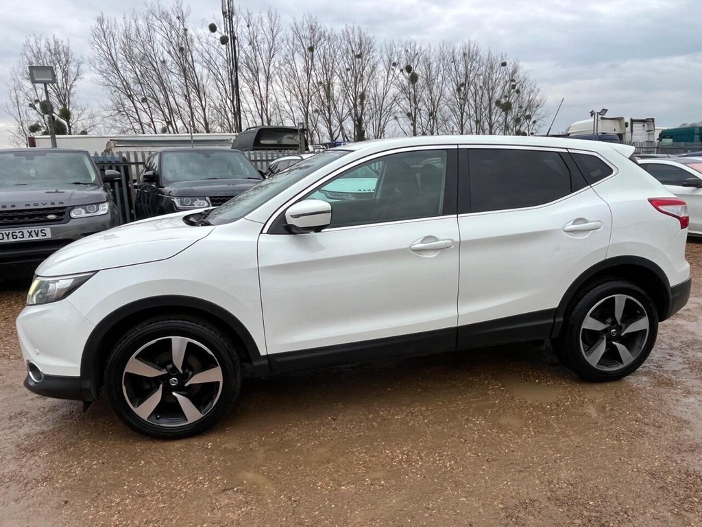 Used Nissan Qashqai 2015 for sale - 77244632: Photo 15