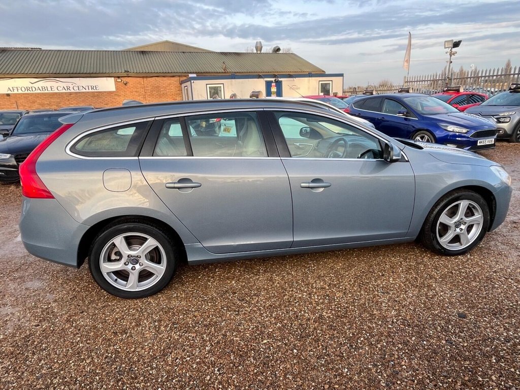 Used Volvo V60 2010 for sale - 77031103: Photo 18