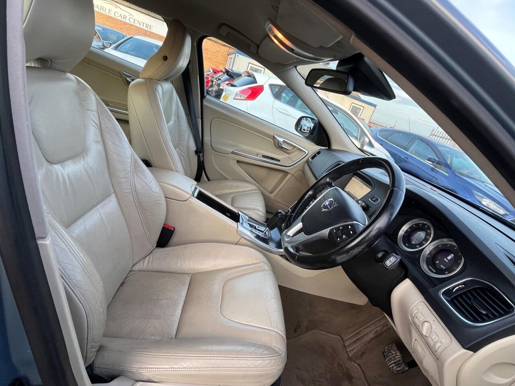 Used Volvo V60 2010 for sale - 77031103: Photo 24