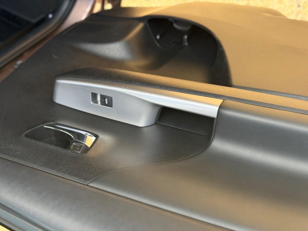 Used Toyota Prius+ 2019 for sale - 75721765: Photo 23