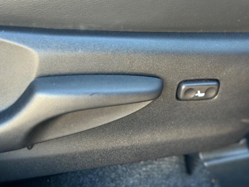 Used Toyota Prius+ 2019 for sale - 75721765: Photo 25