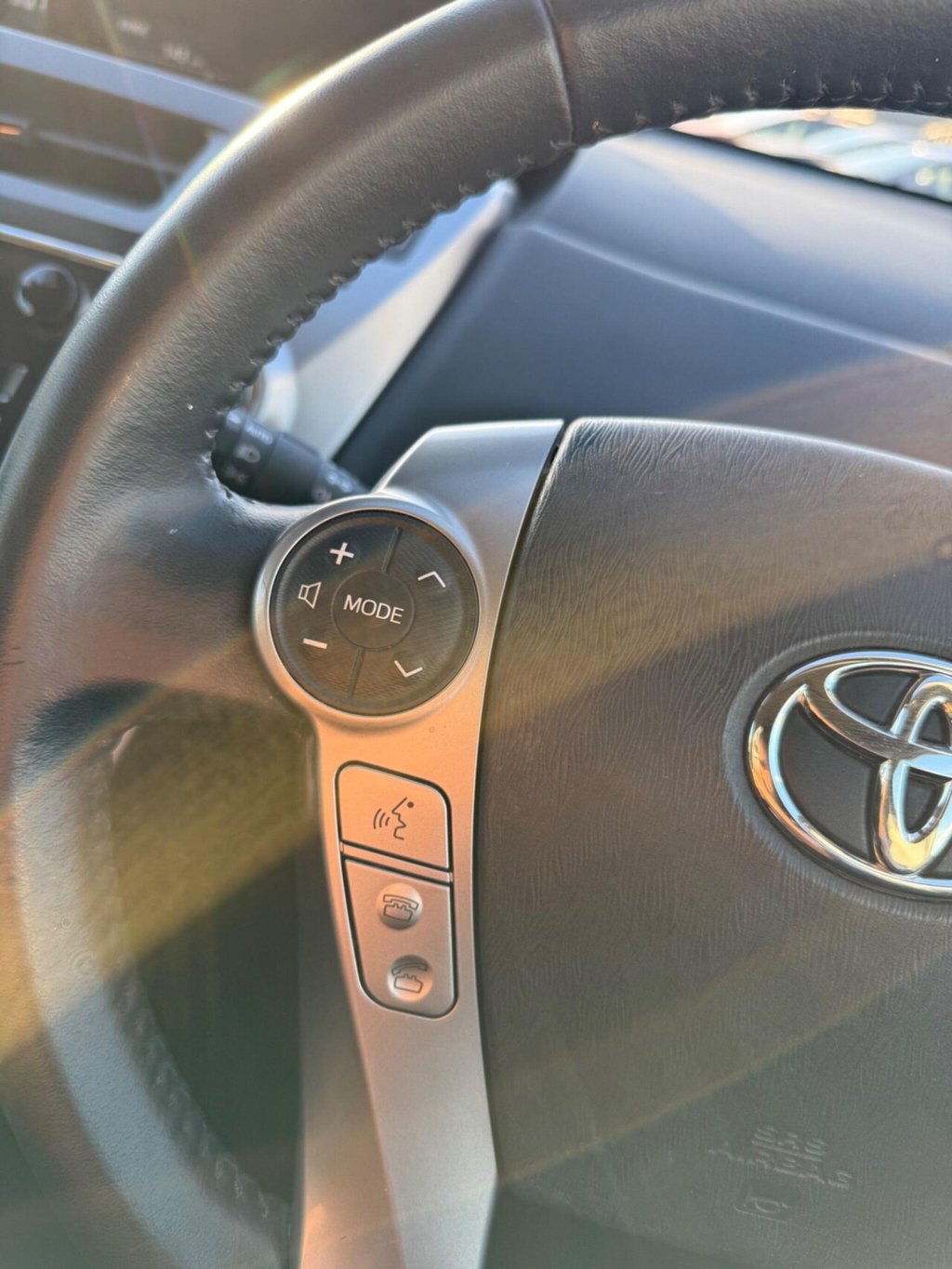 Used Toyota Prius+ 2019 for sale - 75721765: Photo 42